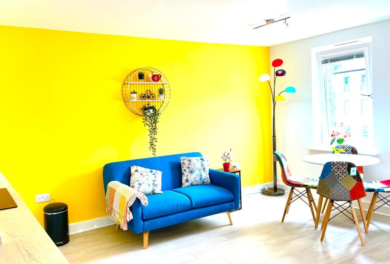 Modern Townhouse, Sleeps 4 With Parking Apartment Wakefield Ngoại thất bức ảnh